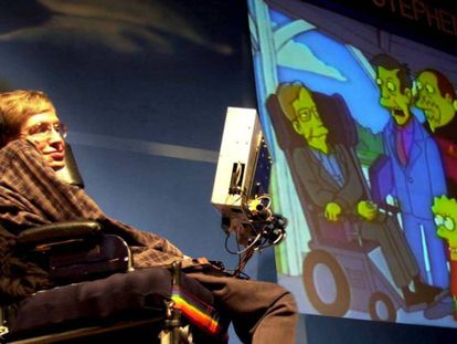 Stephen Hawking observa un episodio de 'Los Simpson' en el que figura como personaje.