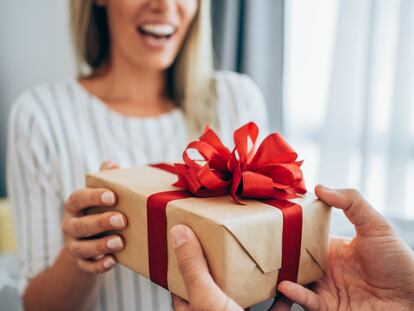Elige los mejores regalos originales y baratos según tu presupuesto esta Navidad.