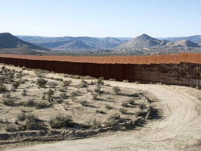 Muro que separa Estados Unidos de M&eacute;xico.