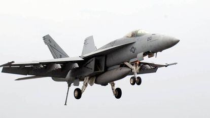 Un caza de combate F/A-18 Super Hornet como el utilizado en la película 'Top Gun: Maverick'.