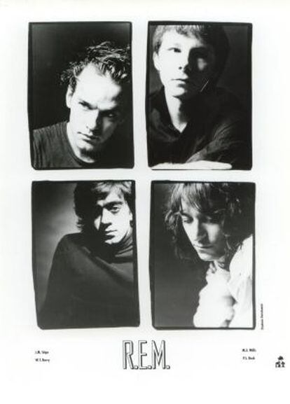 R.E.M., en sus años de gloria juvenil de los ochenta. De arriba abajo y de izquierda a derecha: Michael Stipe, Mike Mills, Bill Bery y Peter Buck.