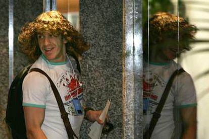 Puyol, ayer a su llegada al hotel madrileño donde se concentró la selección.