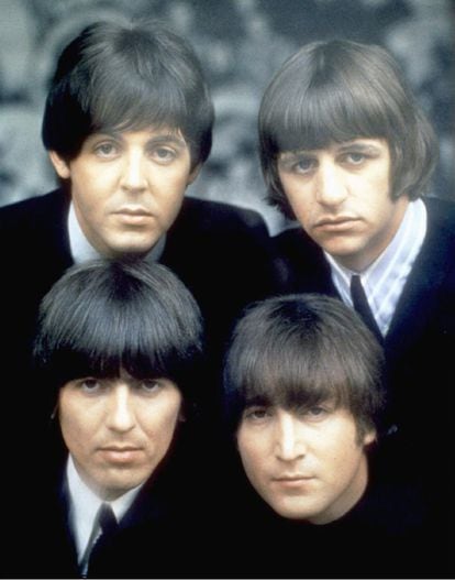 Los componentes de la banda, en su primera época. De izquierda a derecha y de arriba a abajo: Paul McCartney, Ringo Starr, George Harrison y John Lennon.