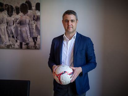 Pablo García Suqué, abogado especialista en deporte y cofundador de Sporthink, en su despacho en Barcelona.