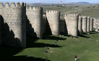 La muralla de Ávila, sede oficial del grupo de ciudades españolas Patrimonio de la Humanidad.