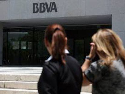 Vista de una sede del banco BBVA, que ha realizado cambios en su organigrama. EFE/archivo