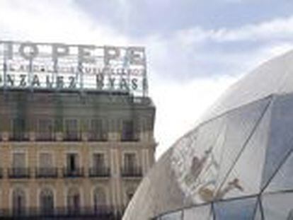 El letrero de T&iacute;o Pepe de la madrile&ntilde;a Puerta del Sol, en su antigua ubicaci&oacute;n.