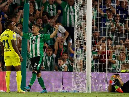 Rodri celebra su gol ante el Villarreal ante la incredulidad de Samu.