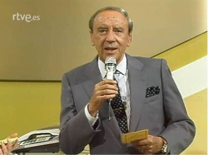 Joaquín Prat presentando 'El precio justo', que condujo en TVE entre 1988 y 1993.
