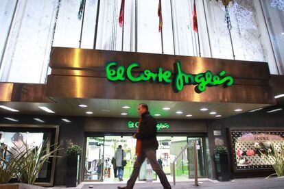 Fachada de uno de los edificios de El Corte Ingl&eacute;s en Madrid.