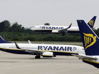 Aviones de Ryanair en el aeropuerto de Stansted (Londres).