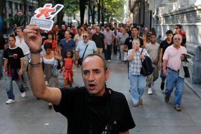 Cientos de personas se manifiestan en Bilbao pese a la prohibición de la Audiencia.