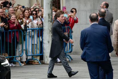El alcalde de Madrid, José Luis Martínez-Almeida, a su llegada   a la iglesia de San Francisco de Borja.