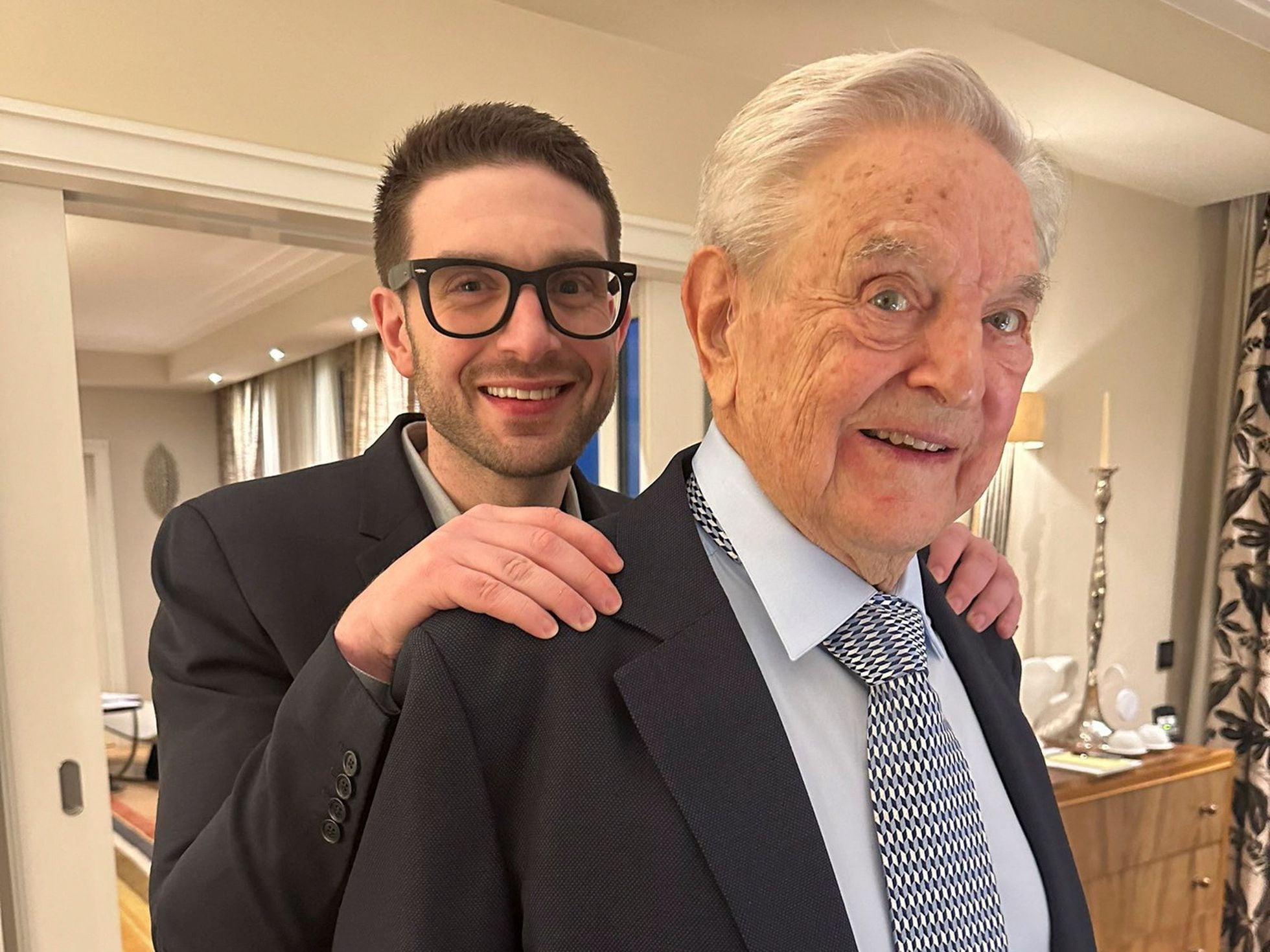 George Soros entrega el control de su imperio multimillonario a su hijo  Alexander | Economa | EL PAS