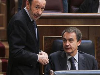 Rubalcaba y Zapatero, ayer en el Congreso. 