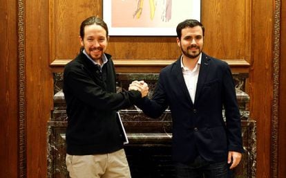 El l&iacute;der de Podemos, Pablo Iglesias, y el de Izquierda Unida, Alberto Garz&oacute;n, aliados electorales para el 26-J.