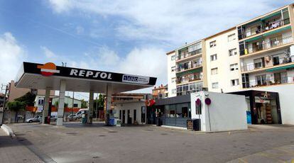 Gasolinera de Repsol en Montmeló, causante de uno de los vertidos.