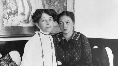 La escritora alemana Ricarda Huch, con su hija en 1921.