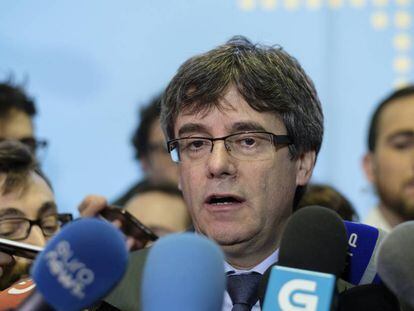 Carles Puigdemont atiende a la prensa en Bruselas.