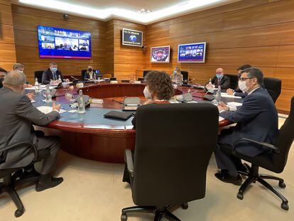 Reunión del comité presidido por Félix Bolaños para analizar el impacto de las medidas adoptadas por la UE contra Rusia.