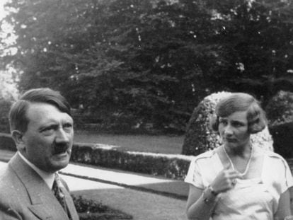 Hitler y Unity Mitford, en Múnich en 1937.