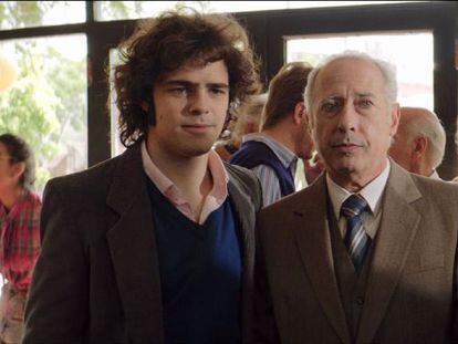 Peter Lanzani (izquierda) y Guillermo Francella, en un fotograma de 'El clan'.