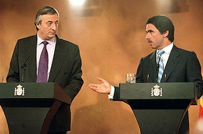 Néstor Kirchner, presidente de Argentina, con José María Aznar.