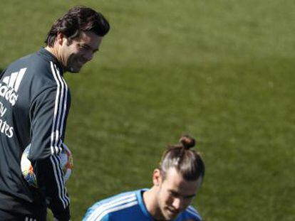 Madrid y Barça se retan en un duelo marcado por los recelos con el VAR, con Bale bajo sospecha y las dudas futbolísticas en ambos equipos, uno colgado del emergente Vinicius y otro a hombros del eterno Messi