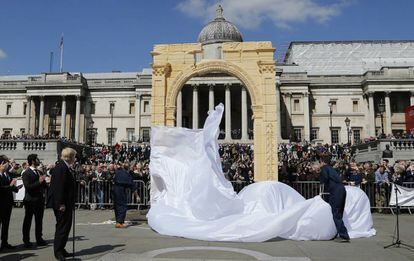 Inauguraci&oacute;n de la r&eacute;plica del Arco del Triunfo de Palmira este martes en Londres.