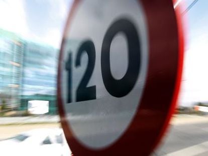Tráfico aumentará la velocidad a 130 en autovías y autopistas seguras
