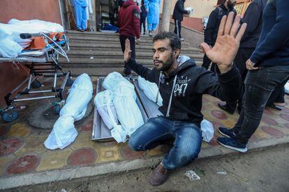 Varios cadáveres tras los ataques del último día en Jan Yunis.