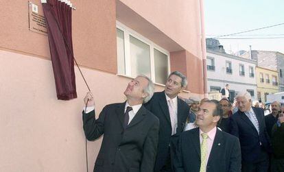 El presidente de Murcia, Ramón Luis Valcárcel, con el alcalde de Moratalla (a la derecha).