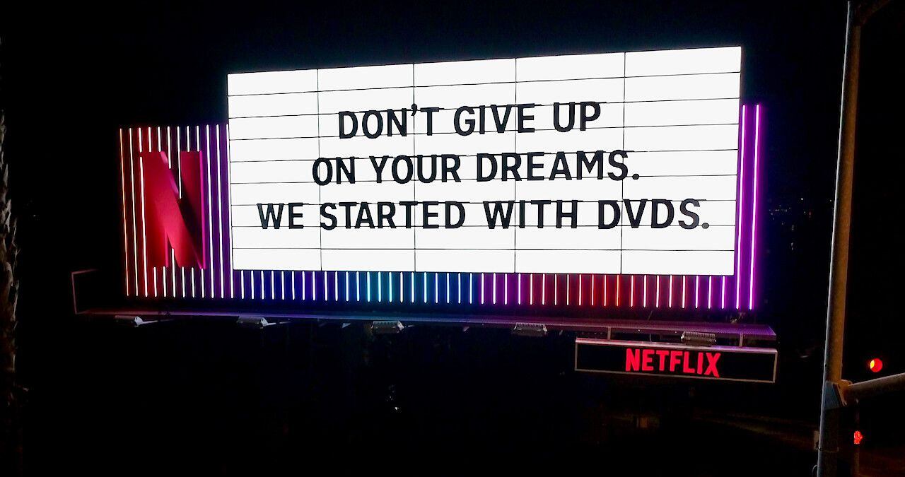 Uno de los carteles de Netflix en Sunset Boulevard.