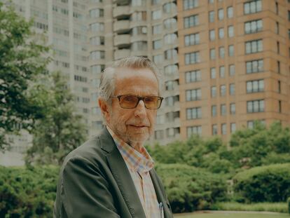 Bob Chapman fotografiado en Fordham College en Lincoln Center, Nueva York.