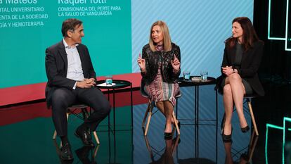 Desde la izquierda, Juan Yermo, director general de Farmaindustria, María Victoria Mateos, hematóloga en el Hospital Universitario de Salamanca y 
presidenta de la Sociedad Española de Hematología y Hemoterapia y Raquel Yotti, comisionada del PERTE para la Salud de Vanguardia.