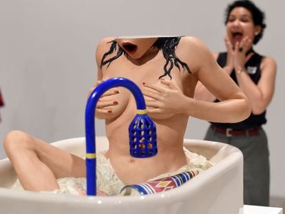 &#039;Mujer en la ba&ntilde;era&#039;, una de las esculturas incluidas en &#039;Jeff Koons: a retrospective&#039;.