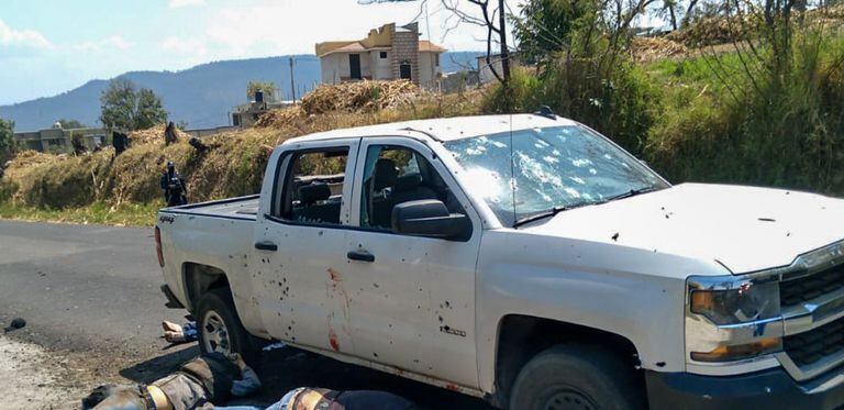 Uno de los vehículos fue baleado en la zona de Llano Grande en Coatepec Harinas.