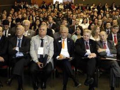 Un grupo de empresarios brasileños asiste a un seminario en Asunción en el que miembros del Gobierno de Paraguay presentan las ventajas de hacer negocios en su país.
