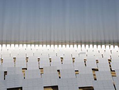Placas fotovoltaicas en las instalaciones de Sanlúcar la Mayor (Sevilla).