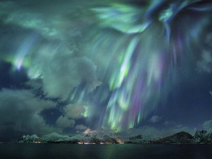 Aurora boreal conocida en Noruega como ‘la dama verde’.