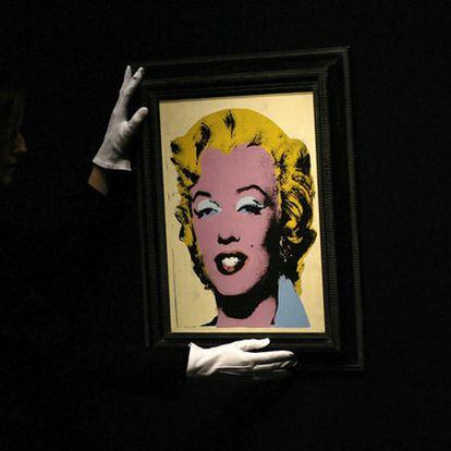 Marilyn vista por Andy Warhol, cuadro que ayer se subastó.