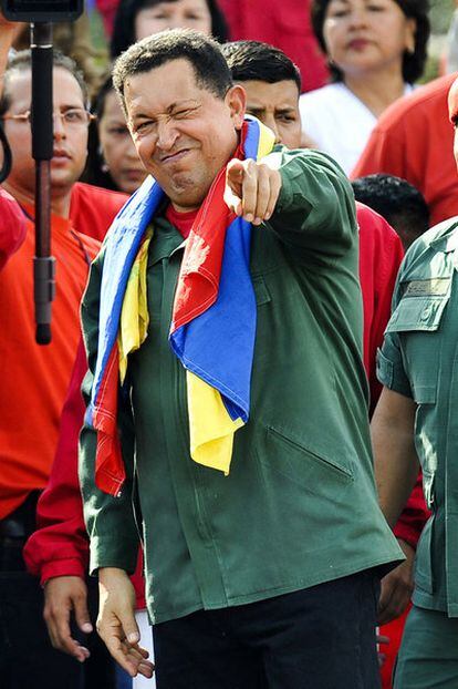 El mandatario venezolano, Hugo Chávez, durante una marcha el pasado 1 de mayo