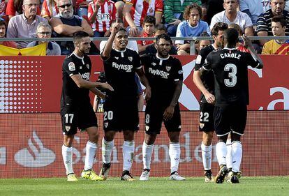 El Sevilla celebra el gol de Muriel contra el Girona. 