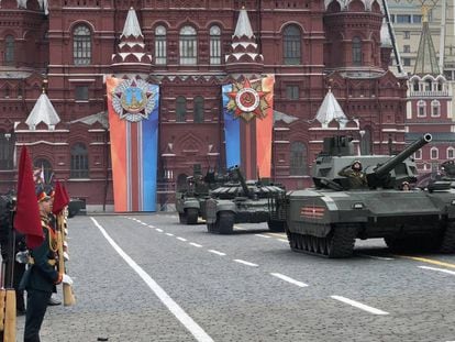 Tanques rusos en Moscú durante el ensayo de un desfile, el pasado mayo. 