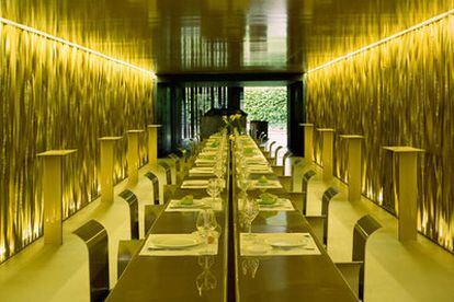 El estudio RCR Arquitectes firma el proyecto de interiorismo del restaurante Les Cols, en el hotel Les Cols Pavellons en Olot (Girona).