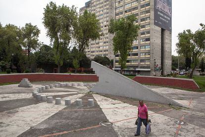 Vista actual del parque construido en el espacio ocupado por el edificio Nuevo León. Tlatelolco.