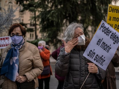 Concentración frente al Congreso en apoyo a la ley de eutanasia en diciembre de 2020.