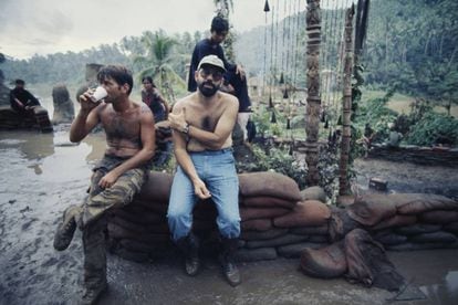 Martin Sheen and Francis Ford Coppola on the set of Apocalypse Now. 