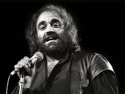 Imagen de Demis Roussos en un concierto en Rotterdam en 1984.