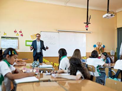 Foto de archivo de un aula de clases en Chile.